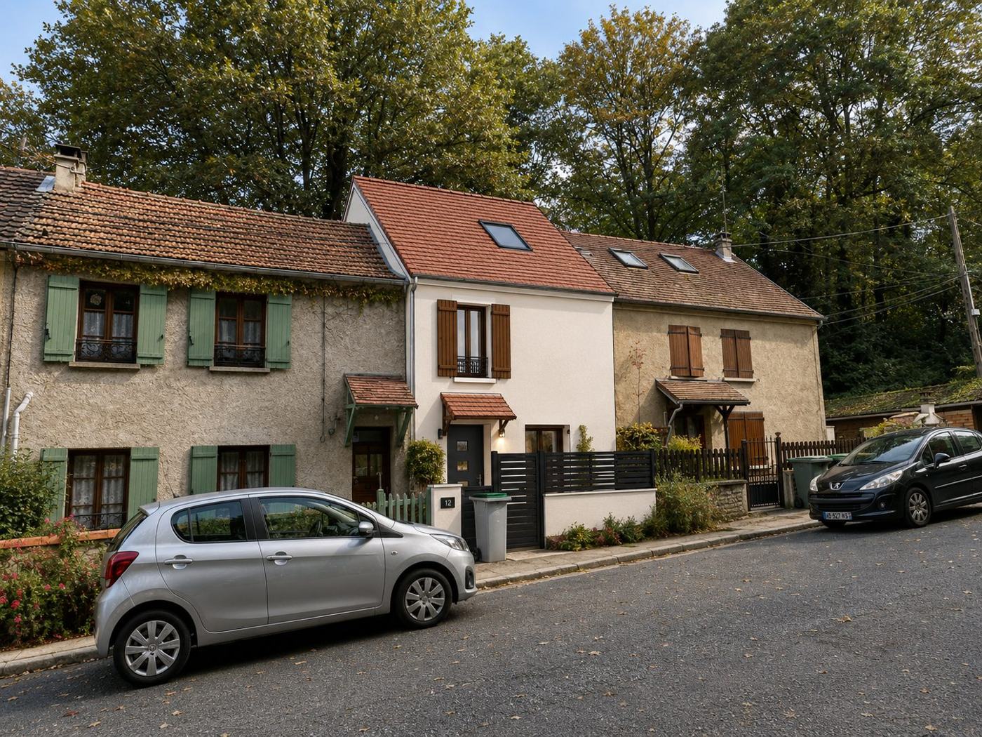 Insertion d'un projet en dent creuse entre deux maisons anciennes — déclaration préalable