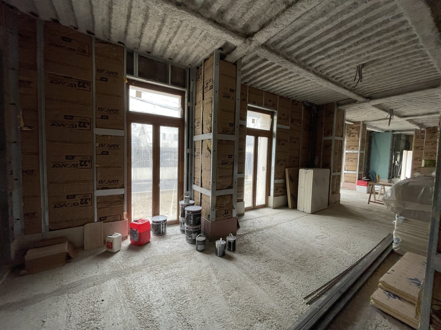 Travaux d'isolation intérieure suivis avant finalisation d'un projet accompagné par Construisez