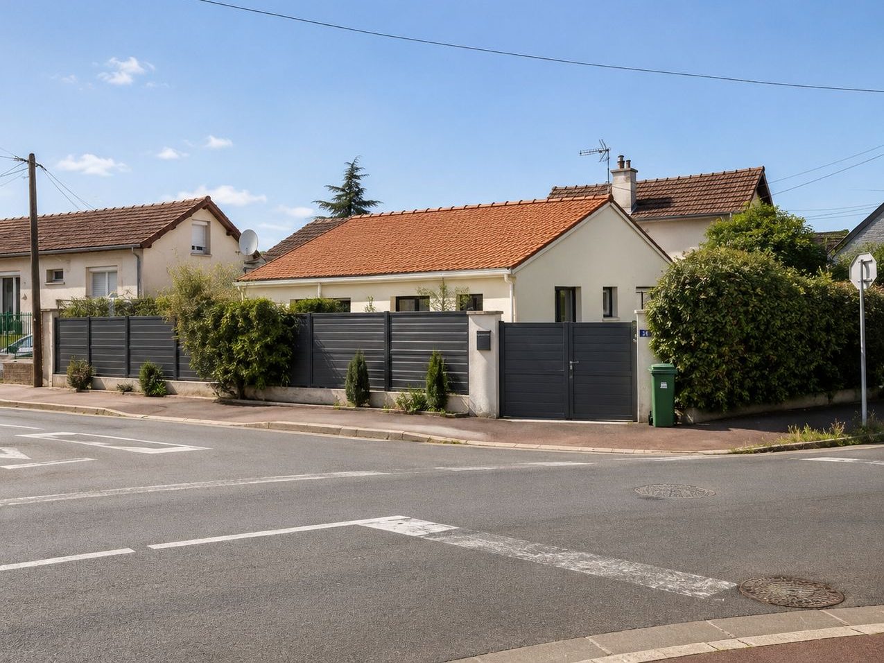 Surélévation d'un pavillon d'angle à Villeparisis (77) — déclaration préalable
